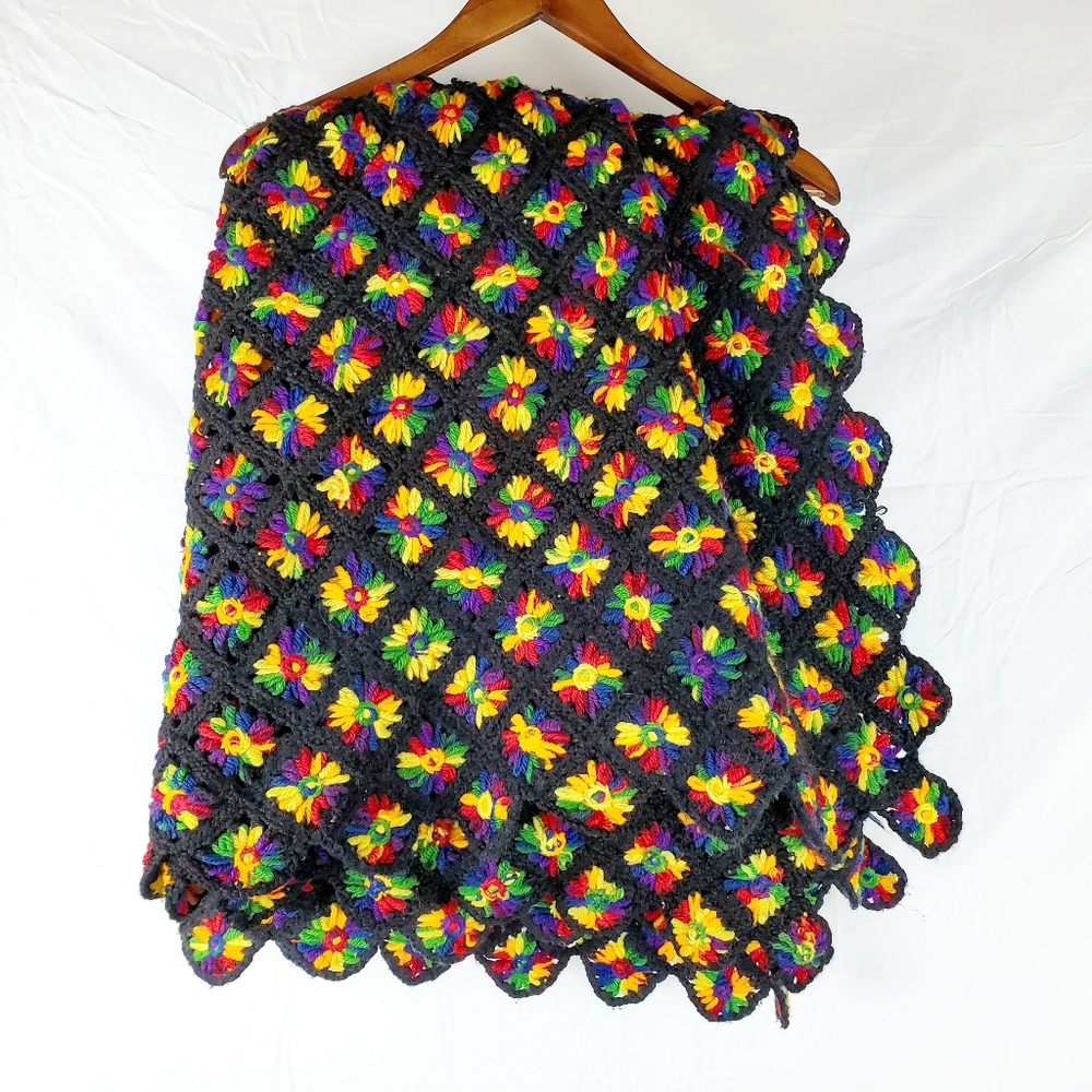 Vintage Handmade Crochet Grannysquare Rainbow Flower Blanket